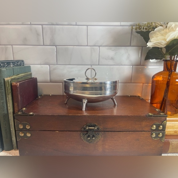 Walker and Hall Other - Antique Walker & Hall Non-Stain Silver Plated Moustache Pedestal Spoon Warmer
